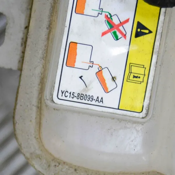 Depósito de expansión Jaguar I-PACE (X590) J9D38D158AD image 8