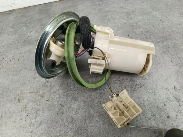 Bränslepump OEM POMPA PALIWA OPEL CORSA C 1.0 12V image 5