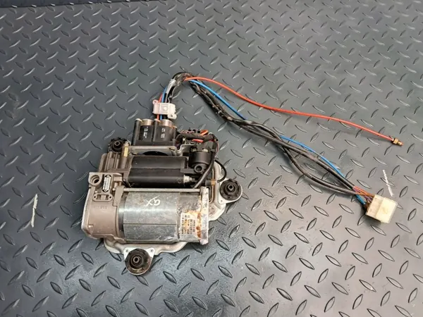 OEM 6 787 616 Luftfeder-Kompressor Heck BMW X5 image 2