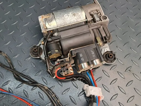 OEM 6 787 616 Luftfeder-Kompressor Heck BMW X5 image 6