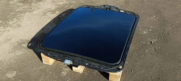 Panorama Schiebedach OEM 06701406840 Maserati Levante image 7