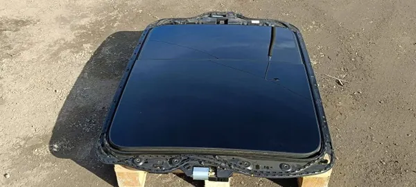 Panorama Schiebedach OEM 06701406840 Maserati Levante image 8