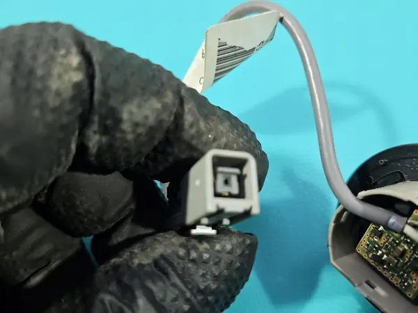Microfone Volvo OEM 39818455 para S60 II image 4