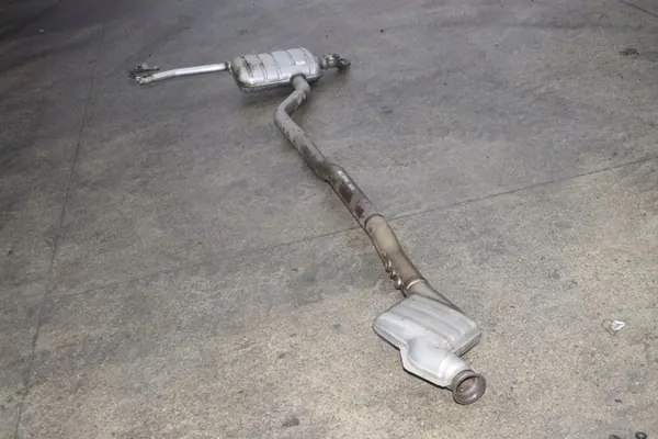 Silencieux BMW OEM 9888906 pour 2 Active Tourer 2.0L image 6