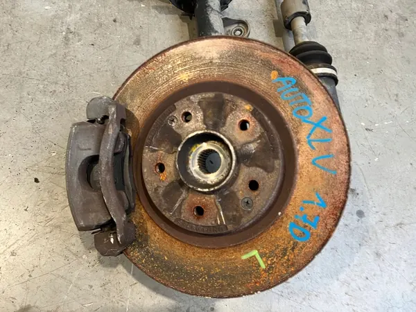 Snodo sospensione anteriore sinistro SsangYong Tivoli XLV 1.7 image 2