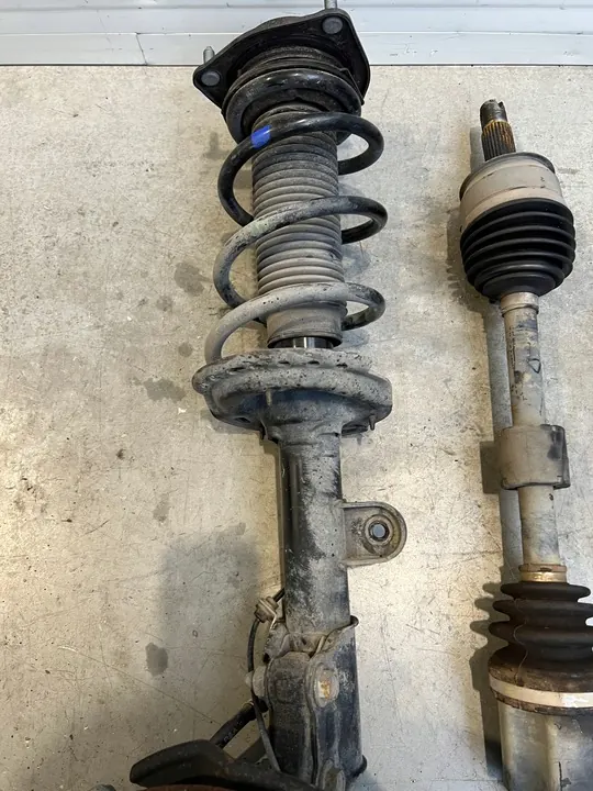 Snodo sospensione anteriore sinistro SsangYong Tivoli XLV 1.7 image 3