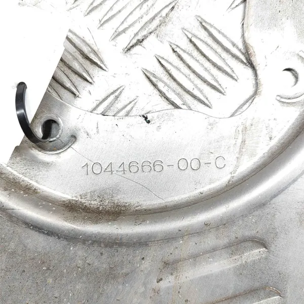 Tesla Model 3 Bakre höger bromssköld OEM 104466600C image 6