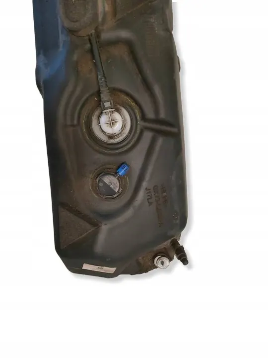 Tanque AdBlue Jaguar XE 2016 OEM GX735J228 image 4