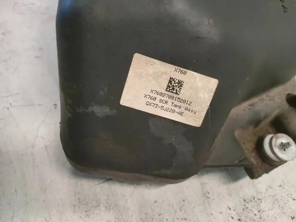 Tanque AdBlue Jaguar XE 2016 OEM GX735J228 image 8