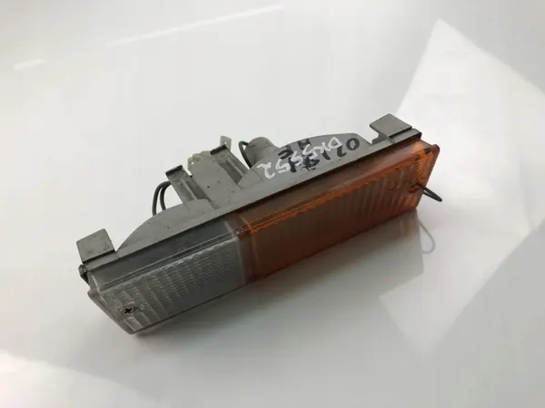OEM 1124242 Vasen lokasuojan vilkku Mitsubishi Lancer image 2