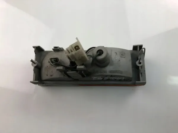 OEM 1124242 Vasen lokasuojan vilkku Mitsubishi Lancer image 3