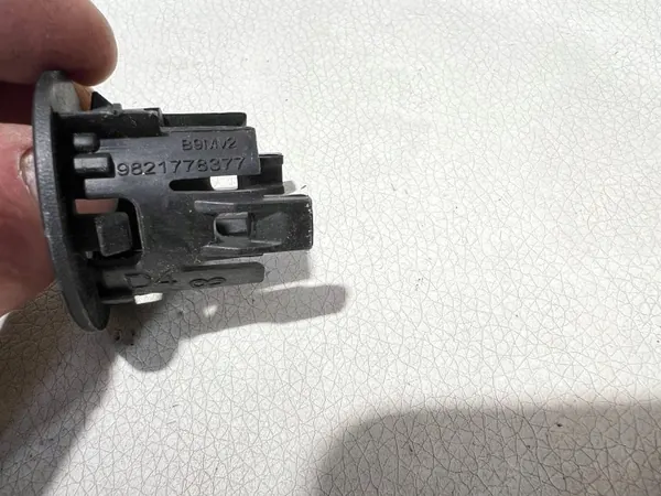 PDC-sensor fäste OEM 9821778377 Citroen DS7 image 3