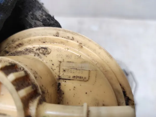 VOLVO XC90 I 2.4 D5 Bomba de combustível 30761739 image 4