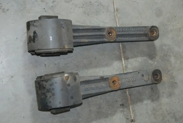 Support de cabine avant Iveco OE 17.5 Eurocargo 08-15 image 3