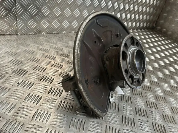 UTO61355 Moyeu de roue arrière pour Mercedes E W213 2017 image 2