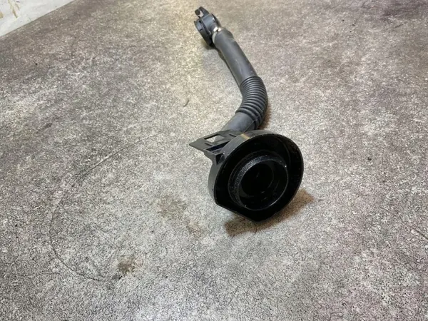 Oljefyllningsrör OEM 01275 för Mercedes-Benz 2.0L diesel image 3