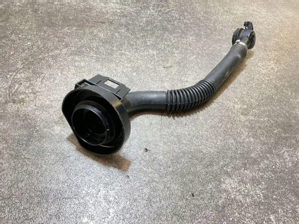 Oljefyllningsrör OEM 01275 för Mercedes-Benz 2.0L diesel image 4