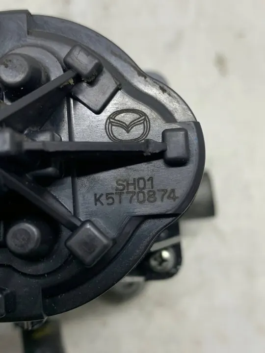 EGR-venttiili OEM SH01-K5T70874 Mazda 3 BM 2.2 D:lle image 4