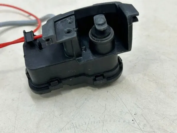 Tapa de llenado combustible OEM 7P5852153 Porsche Cayenne image 8