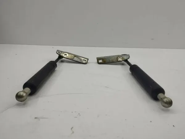 Amortiguador derecho maletero OEM 30799161 para Volvo V70 image 3
