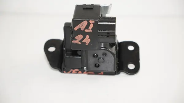 Fecho porta-malas OEM 360198221 para Kia Venga 09-14 image 3