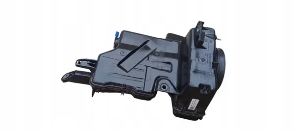 Réservoir AdBlue OEM 2Q0131877G pour VW Polo VI image 2