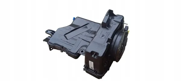 Réservoir AdBlue OEM 2Q0131877G pour VW Polo VI image 3
