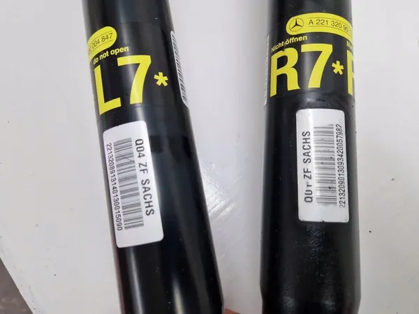 BAKRE DÄMPARE MERCEDES W221 W216 A2213208913 A2213209013 image 3