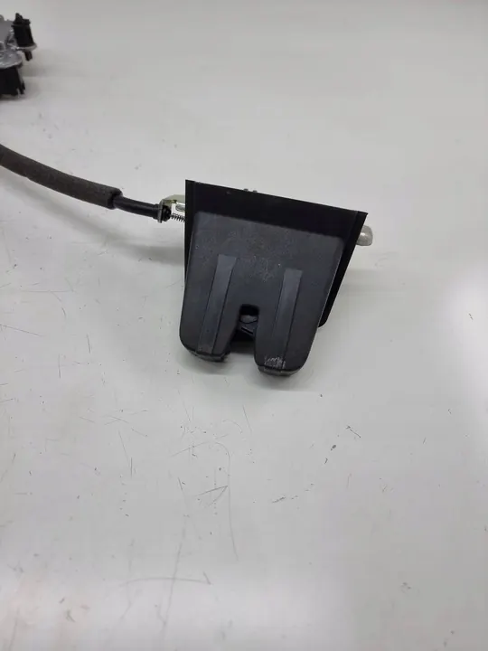 Volkswagen PASSAT B8 2016 Elektrisk baklucka aktuator OEM 3G0827887A image 4