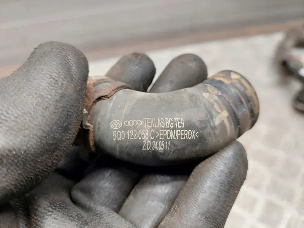 Audi A5 Etu Jäähdytyslangot 5Q0122058C image 2