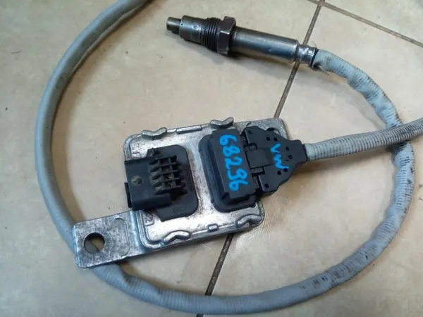 Volkswagen OE 059907807N sensor NOx image 3