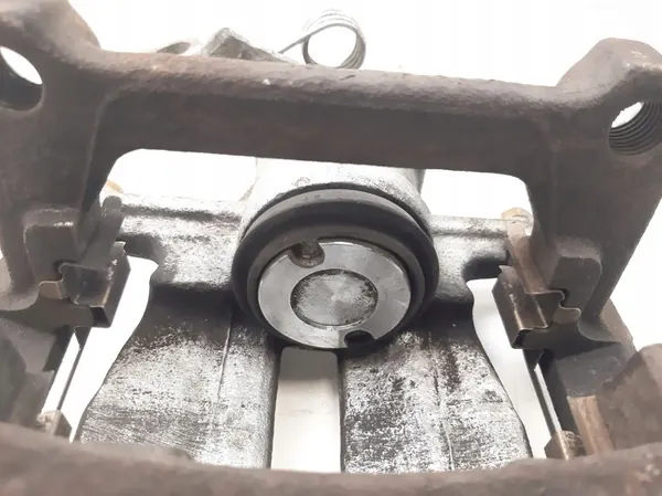 2008 Volkswagen Transporter - Caravelle T5 Hintere Bremszange 4177600 image 7