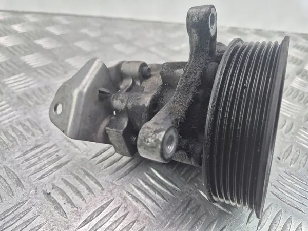 Mercedes-Benz Servostyrningspump A0054660301 image 3