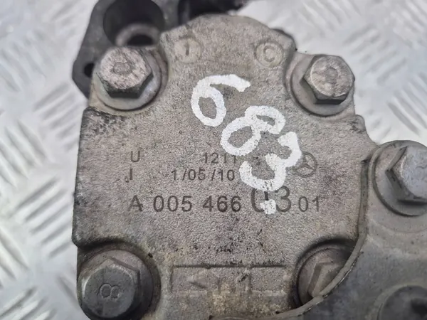 Mercedes-Benz Servostyrningspump A0054660301 image 4