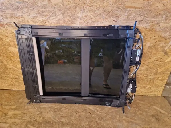 Jeep Grand Cherokee 2011 Zonnedak OEM 30020271C image 3