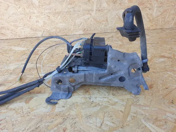 Mercedes W205 Jousituskompressori OEM A2053200104 image 5