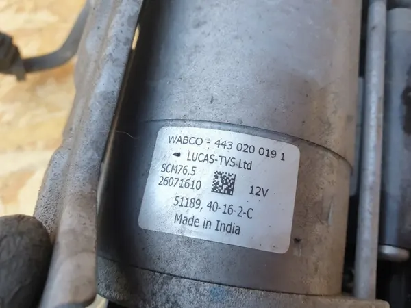 Mercedes W205 Jousituskompressori OEM A2053200104 image 7