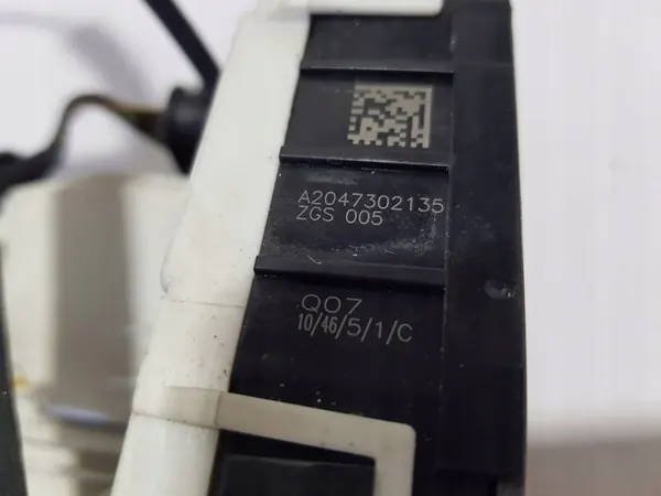 Vänster Bakdörrslås Mercedes W204 W212 A2047302135 image 2