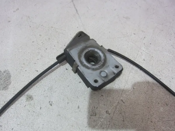 BMW Z3 E36 Motorhuveöppningsspak OEM 8397410 image 7