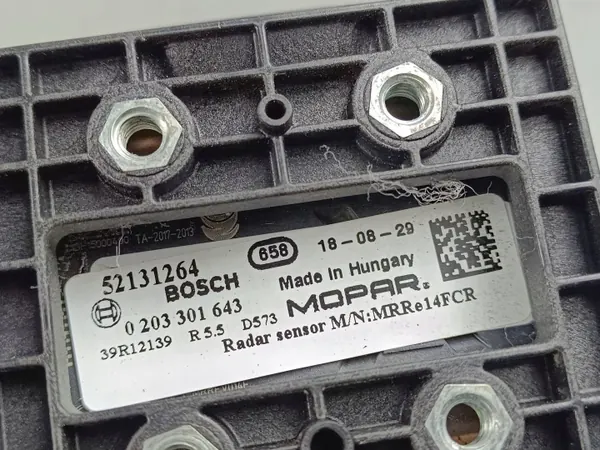 Jeep Renegade radarbevestiging OEM 52131264 image 5