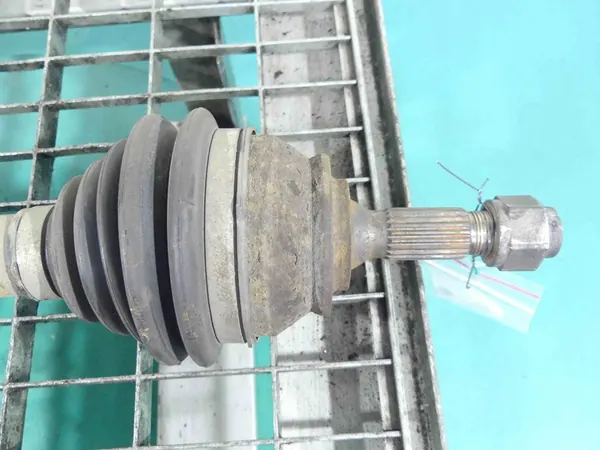 Arbre de transmission droit Peugeot 301 12-17 1.6 HDI Manuel 5B image 2