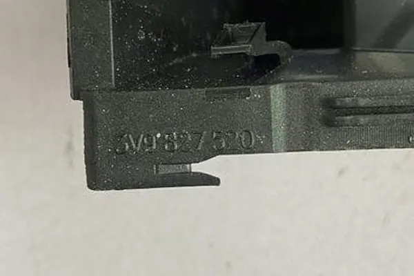 Bagagelås SKODA SUPERB III ESTATE 3V0827505C image 3