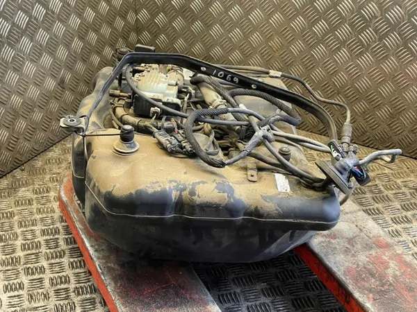 Mercedes AdBlue-pump OEM A2044705502 för GLK X204 image 2