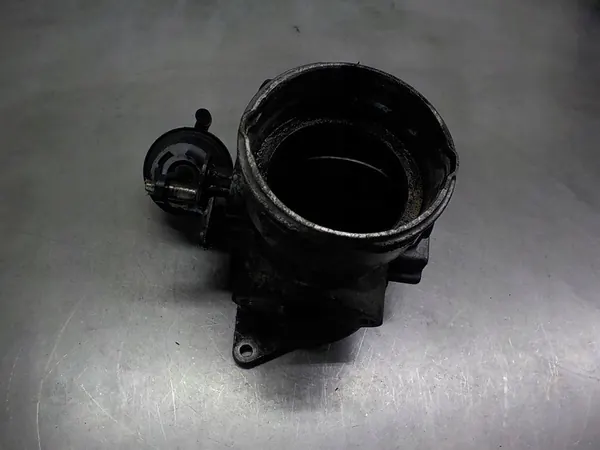 VW Touareg EGR-venttiili 2.5 TDI OEM 070128070F image 3