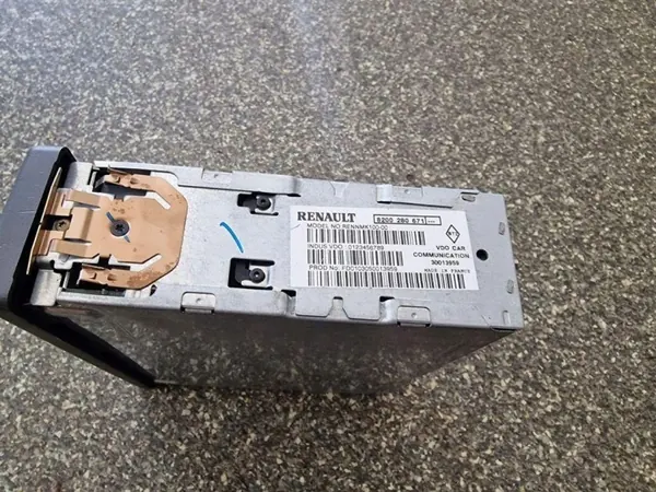 Renault CD-vaihtaja OEM 8200280571 Vel Satisille image 3