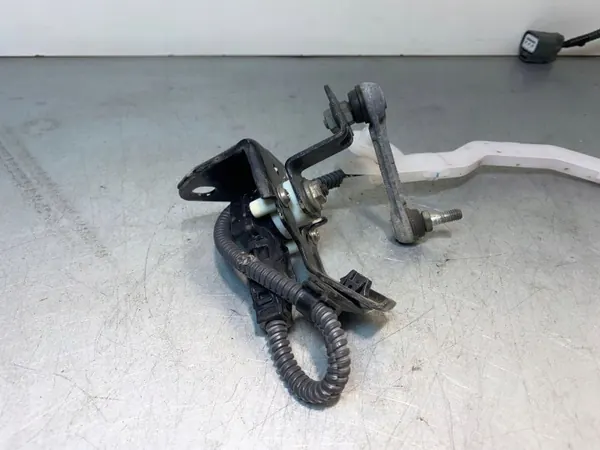 Etutasonanturi OEM 8303A048 Outlander III PHEV:lle image 5