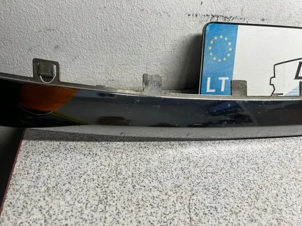 BMW 7 E32 Voorbumper strip rechts OEM 51111908066 image 6