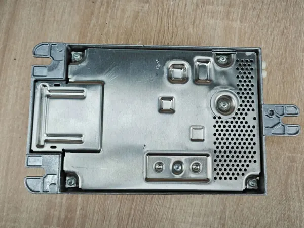 Amplificador Hi-Fi BMW OEM 5A57044 Usado 26km image 4