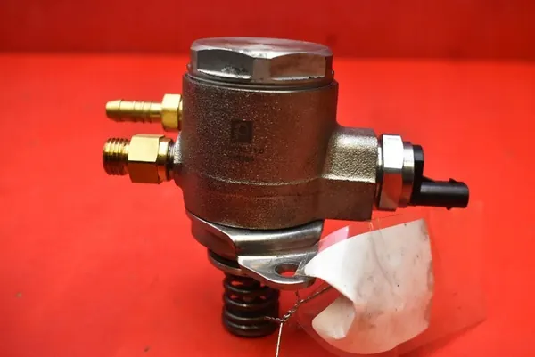 Brandstofpomp VW Golf 6 1.4 TSI 122 PK 08-15 OEM 706032110 image 6