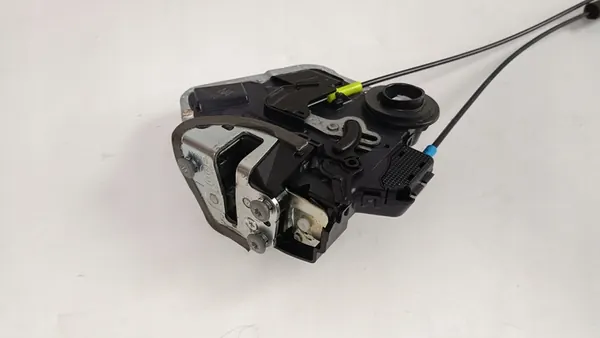 Vänster bakdörrslås Lexus NX LIFT 17-21 7K1103 N4 8-PIN image 2